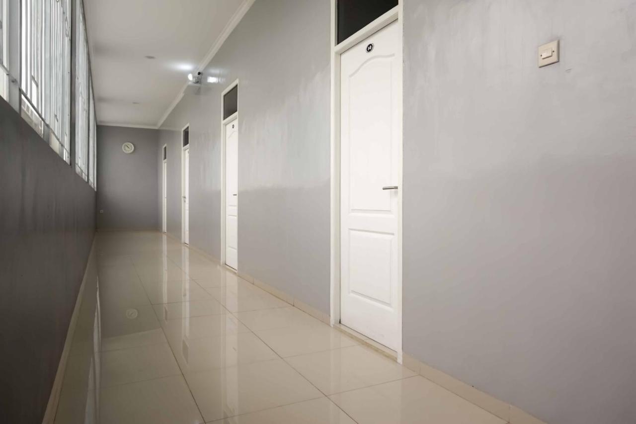 Omah Kalimosodo Mitra Reddoorz Near Stasiun Malang Kota Baru Hotel Exterior photo